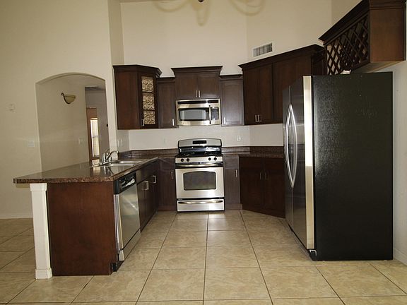 5th image of 3217 Scarlet Point Dr