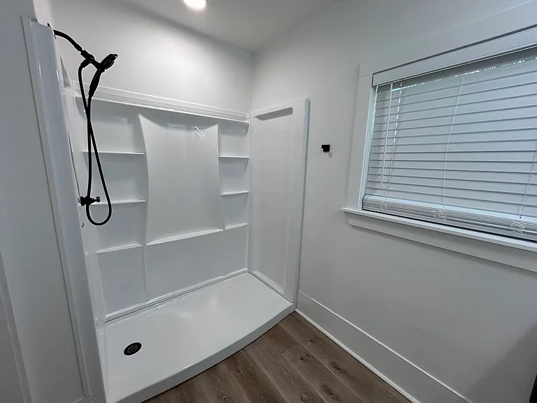 112 Moore Ave — Photo 24