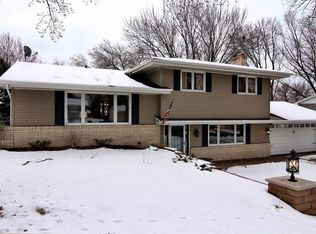 10919 Pioneer Dr, Burnsville, MN 55337