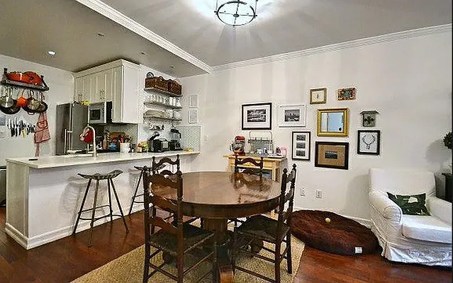 Rented by Compass | media 12