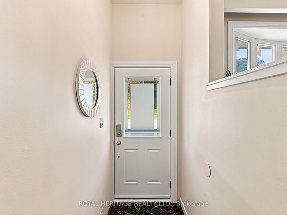 5th image of 471 Rossland Rd E