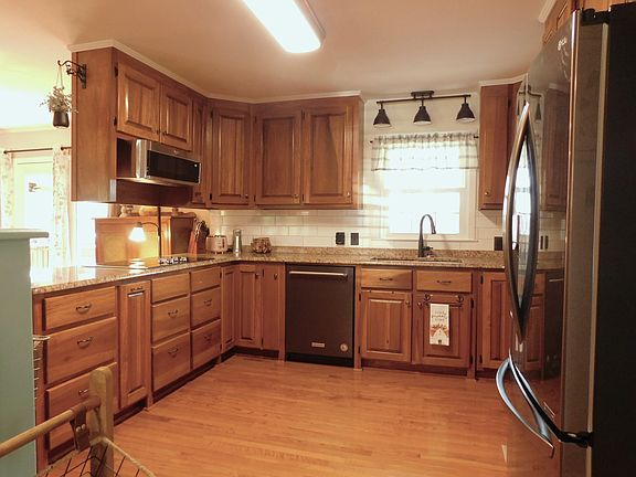 5th image of 1419 Sunnyside Dr