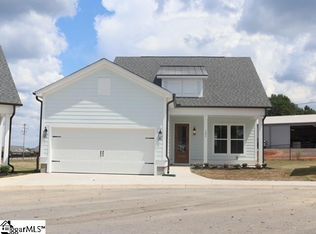 121 Cottage Ln, Greenwood, SC 29649