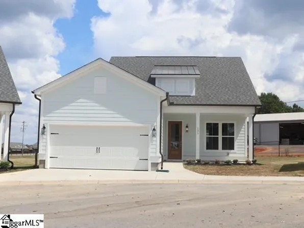 121 Cottage Ln, Greenwood, SC 29649