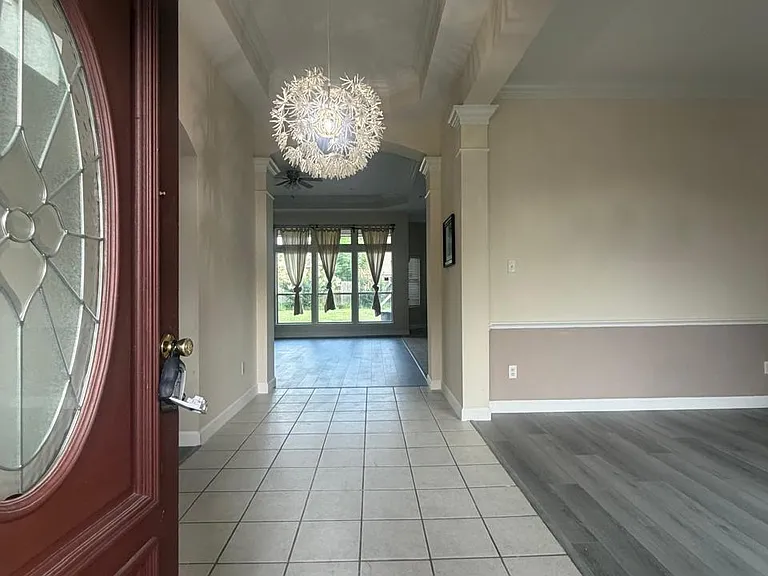 13113 Sunset Cliff Ct — Photo 2
