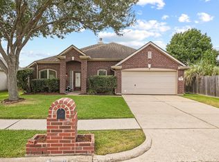 4926 Quiet Canyon Dr, Friendswood, TX 77546