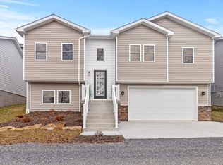 206 Josephine Dr, Morgantown, WV 26508