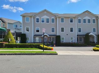 18 Widman Ct UNIT 101-201, Spring Valley, NY 10977