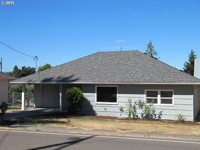 350 N Maple St — Photo 2