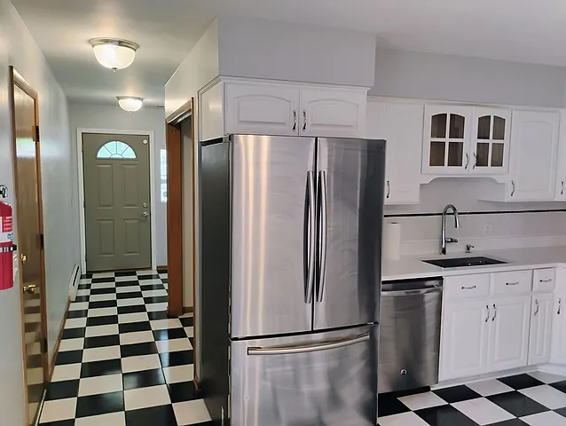 904 S Edward St — Photo 2