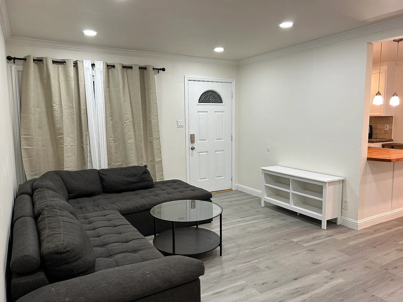 Wisteria Dr, East Palo Alto — Photo 4