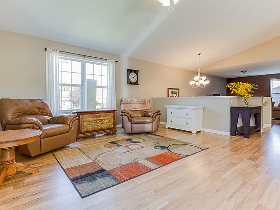 3rd image of 530 W 23rd St