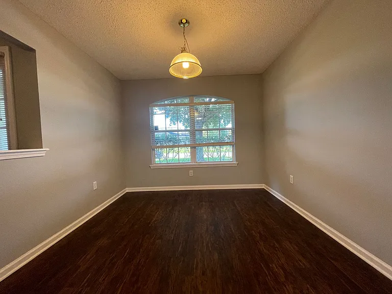 9374 Daniels Mill Dr — Photo 8