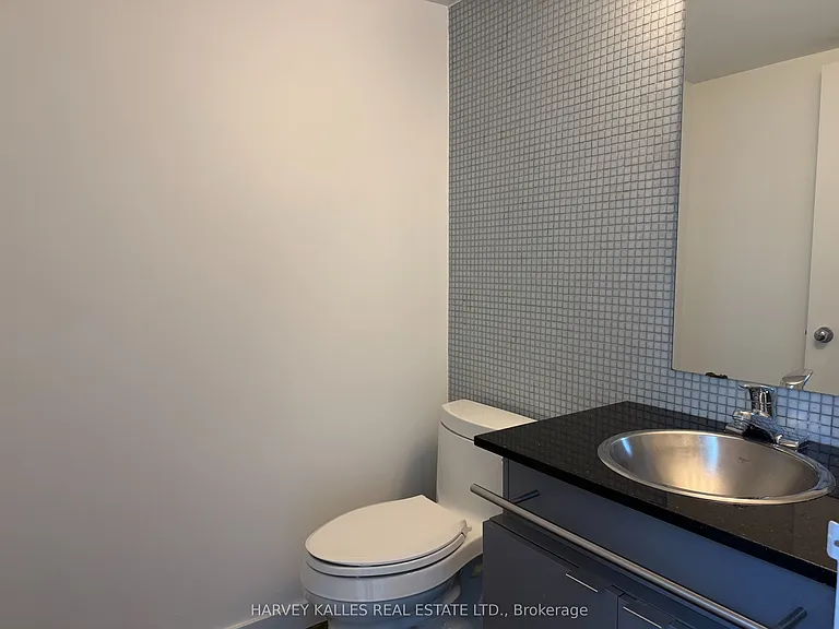 36 Charlotte St #704 — Photo 12