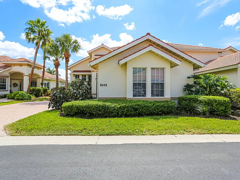 5945 Paradise Cir — Photo 3