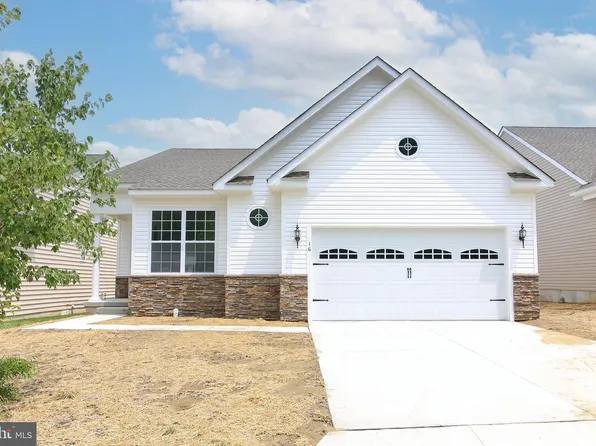 16 Simpkins Ln, Pemberton, NJ 08068