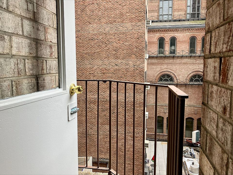 1st image of 77 W 15th St #213