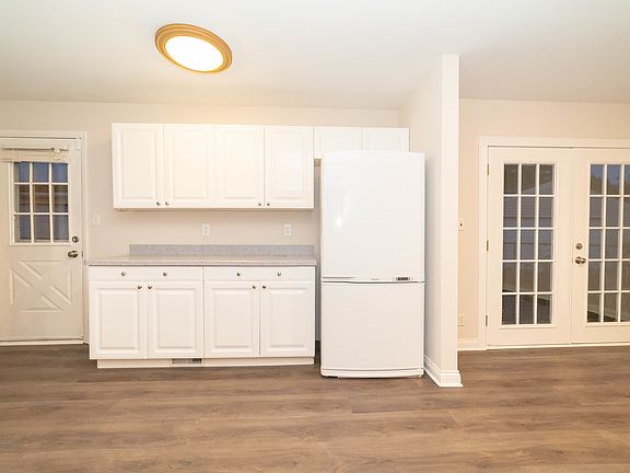 4th image of 136 Galewood Dr