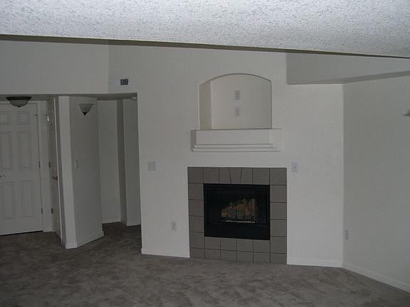 Family Room w/Fireplace