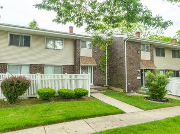 903 White Oak Ln, University Park, IL 60484