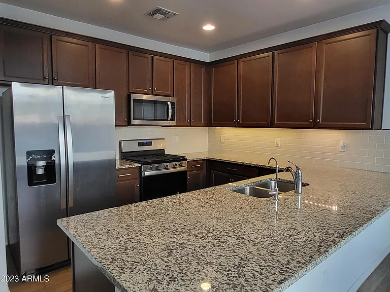 2052 W El Cortez Trl — Photo 2