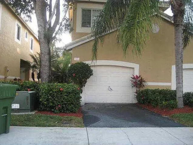 2154 Madeira Dr #2154 — Photo 1