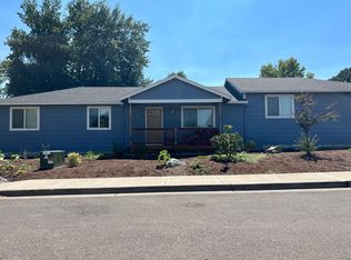 540 N 1st St #105, Carlton, OR 97111