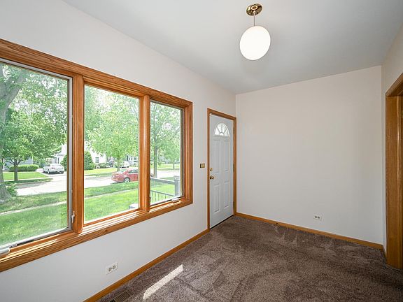 3rd image of 714 S Norbury Ave