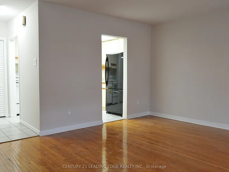 1013 Pape Ave #A — Photo 5