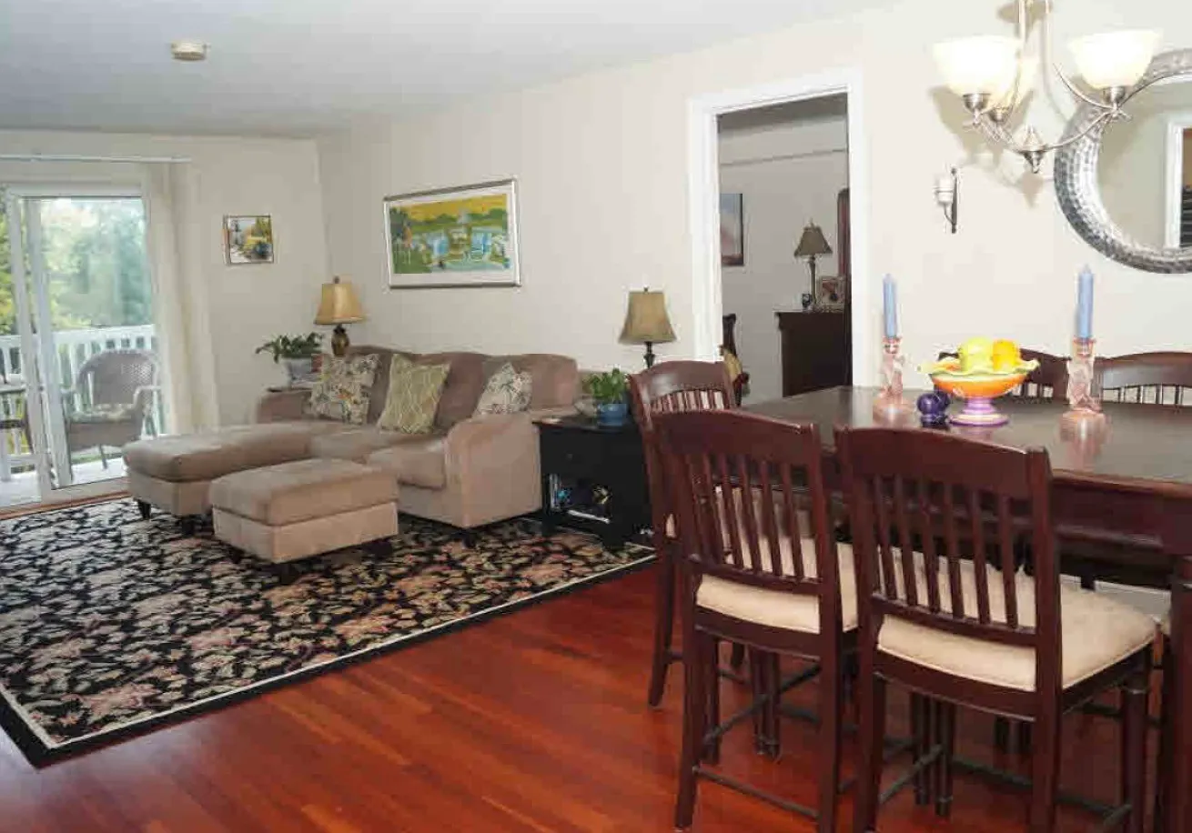 2 bed, 918 sqft, $1,995 — Photo 3