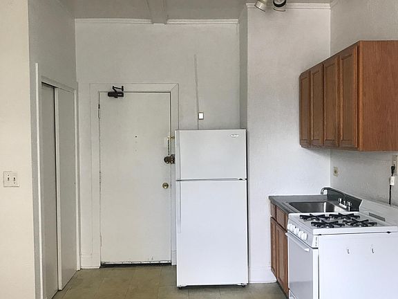 2nd image of 1518 Sherman Ave APT 8