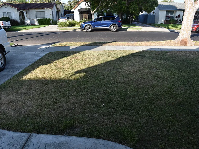 423 S Indiana St — Photo 36