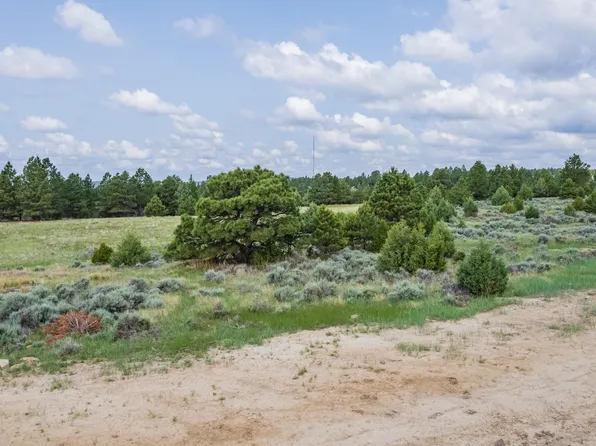3 Sunset Ridge Rd, Newcastle, WY 82701