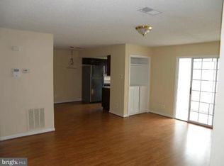 12103 Green Leaf Ct APT 101, Fairfax, VA 22033