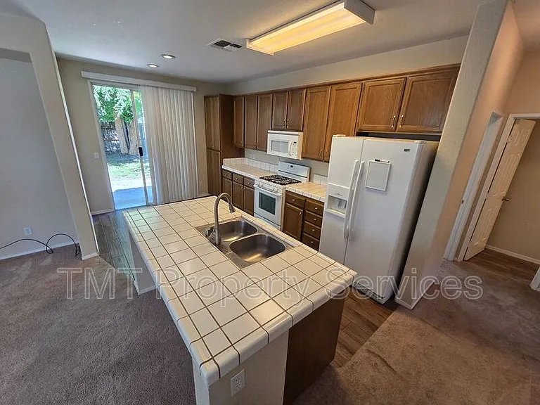 1717 Providence Way — Photo 14