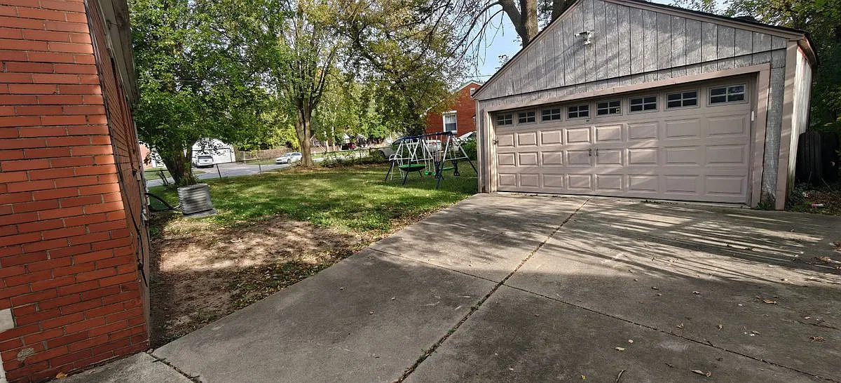 2 bed, 1.0 bath, 800 sqft, $1,250 — Photo 2