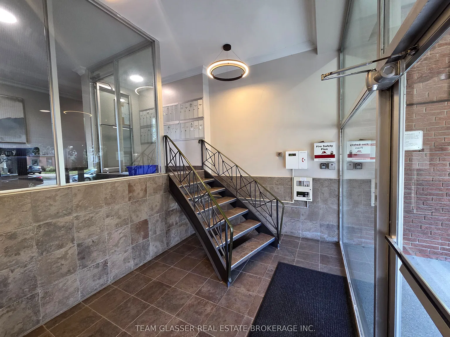 2 bed, $1,800 — Photo 3