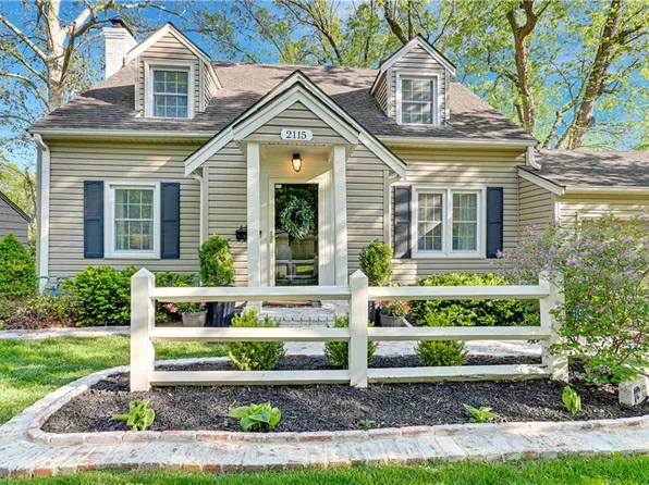 2115 W 78th St, Prairie Village, KS 66208