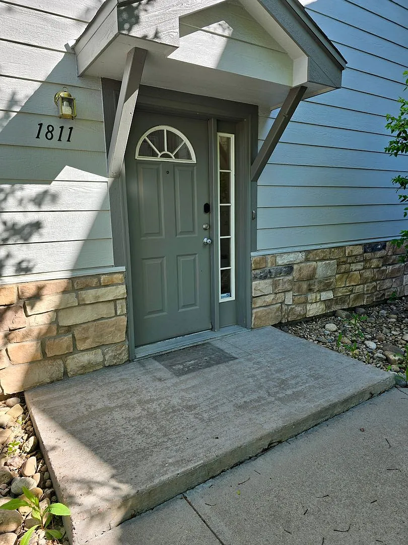 Building Photo - 3262 E 103rd Dr #1811