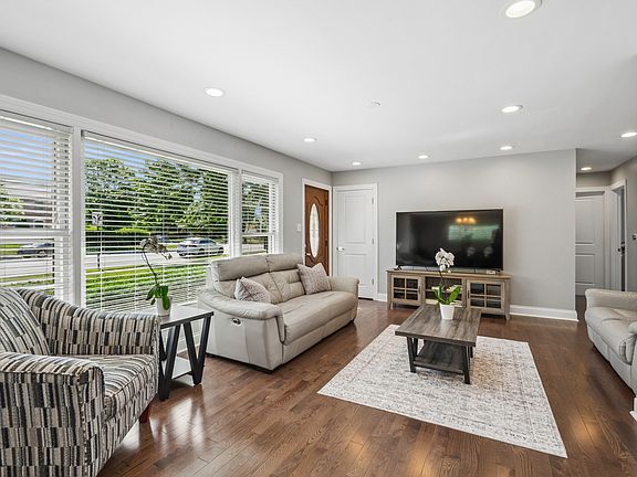 5th image of 8834 Shermer Rd