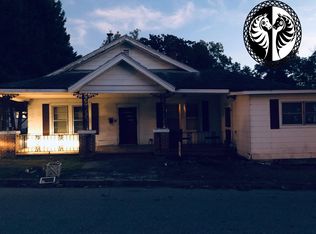 2 W Fleming St, Ware Shoals, SC 29692
