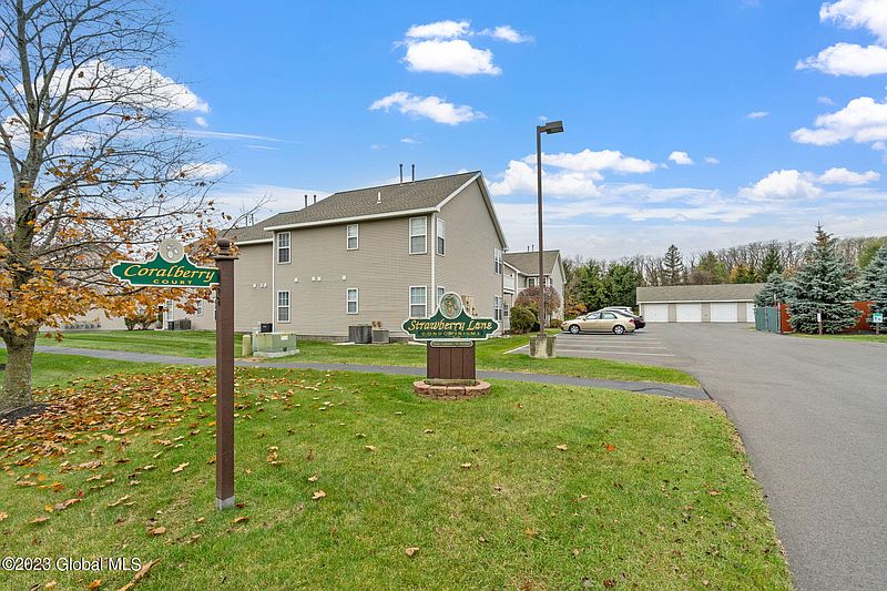 3rd image of 25 Coralberry Court