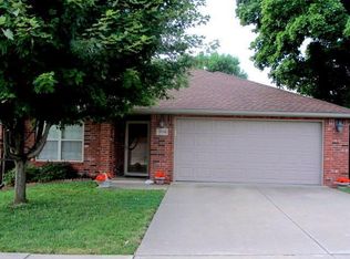 2134 W Swallow St, Springfield, MO 65810