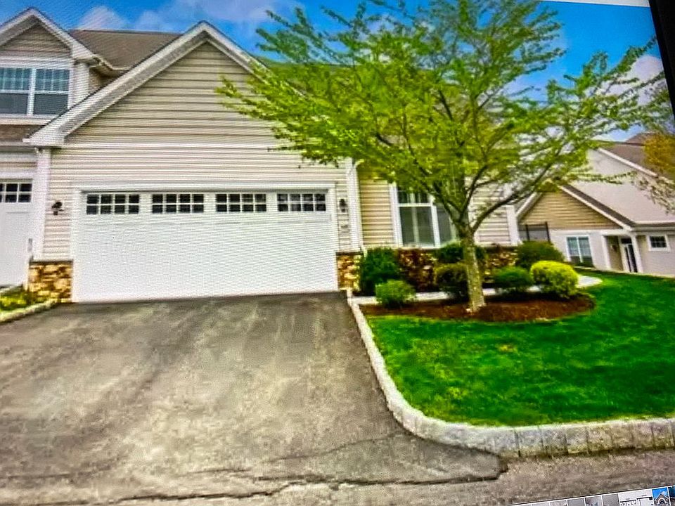 1st image of 48 Great Hill Dr #48