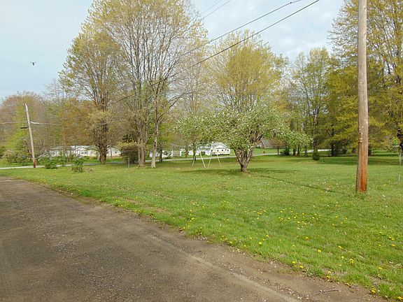 2nd image of 2262 Pilgrim Ln