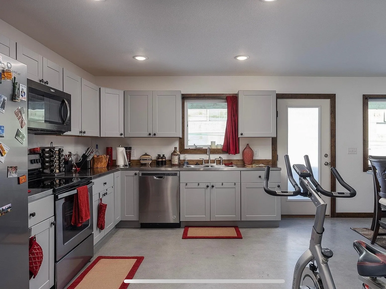 3 bed, 2.5 bath, 1500 sqft, $2,700 — Photo 4