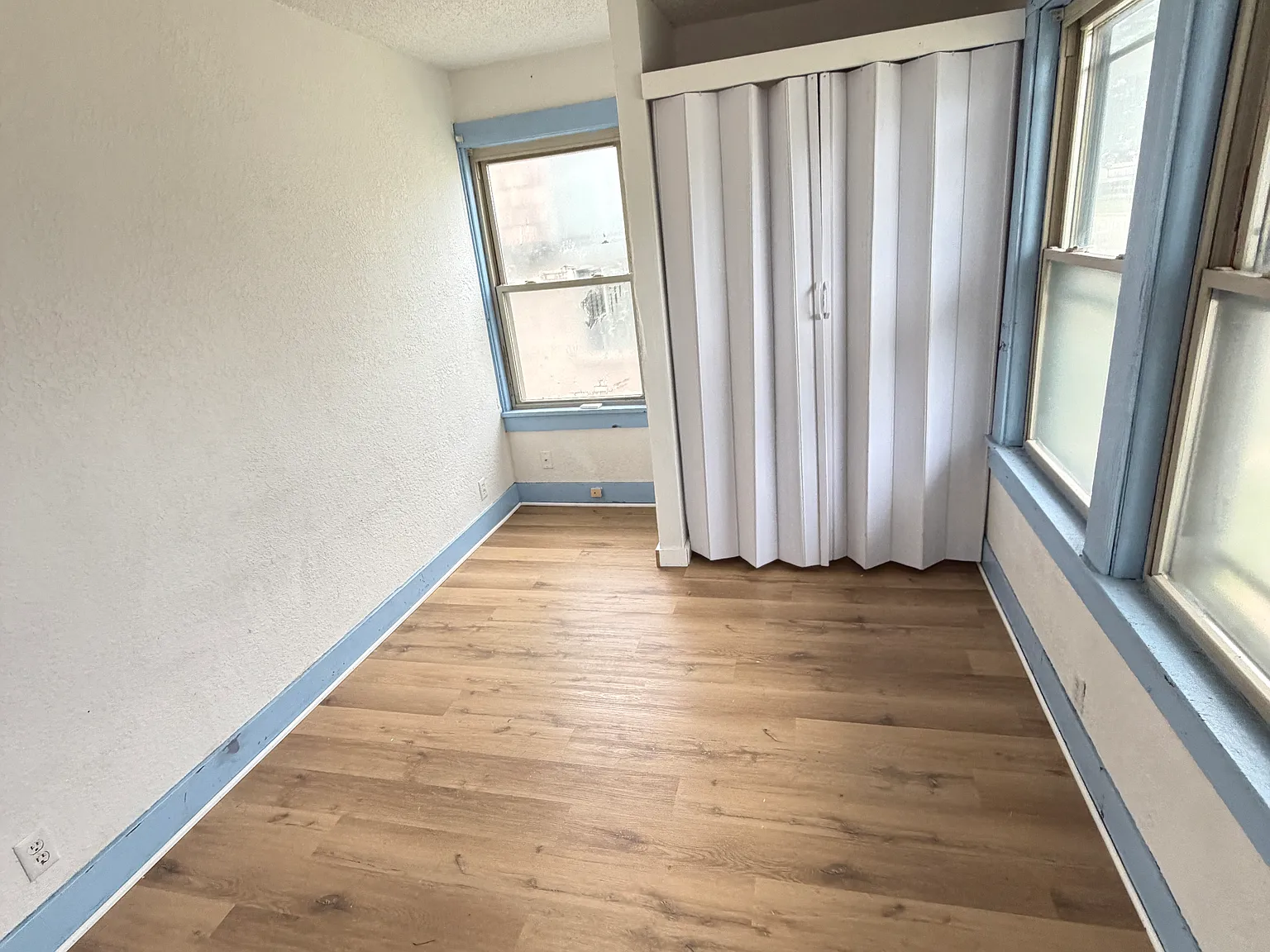 Studio, $850 — Photo 3