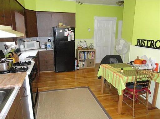4th image of 1569 Centre St #1
