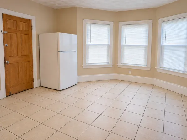 17 Longmont St #2, Providence, RI 02908
