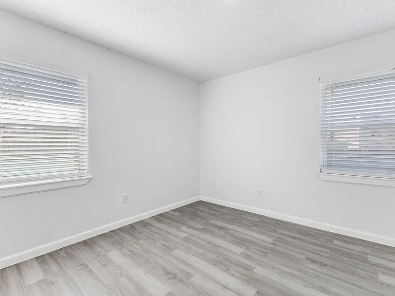 12900 Quail Dr — Photo 16